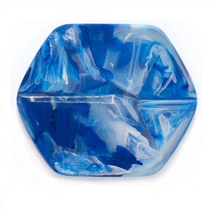 Cube hanger Air van resin – blauw met witte veegjes, symbool voor vrijheid en frisse energie