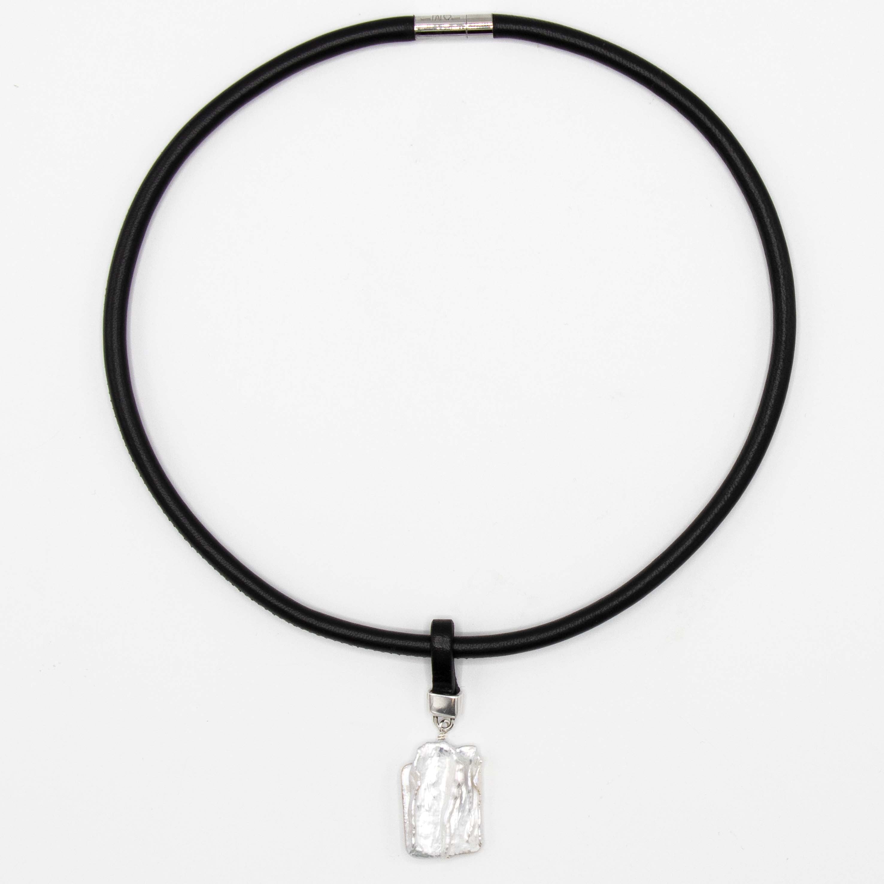 Hanger echte witte zoetwaterparel