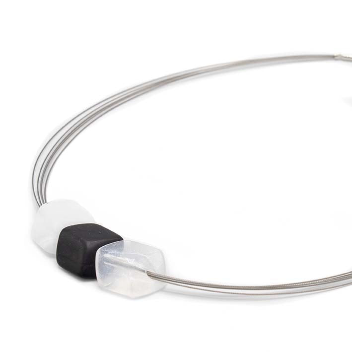 Ketting met mini cubes, zwart/wit
