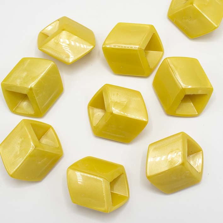 Cube hanger Yellow Gold