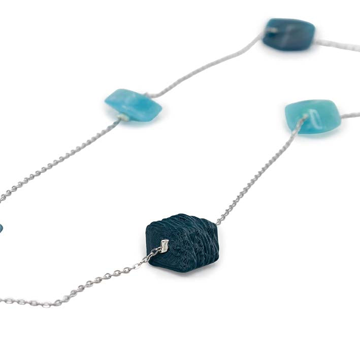 Lange ketting met 8 mini cubes turquoise