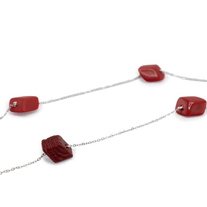 Lange ketting met 8 mini cubes in roodtinten, 3D Red Rose