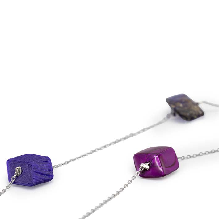 Lange ketting met 8 mini cubes paarstinten