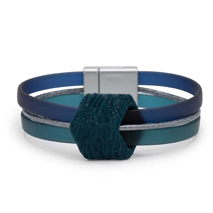 Vooraanzicht Cube armband Teal Tree Bark met montan en petrol rubber en antique zilver leer, Fates