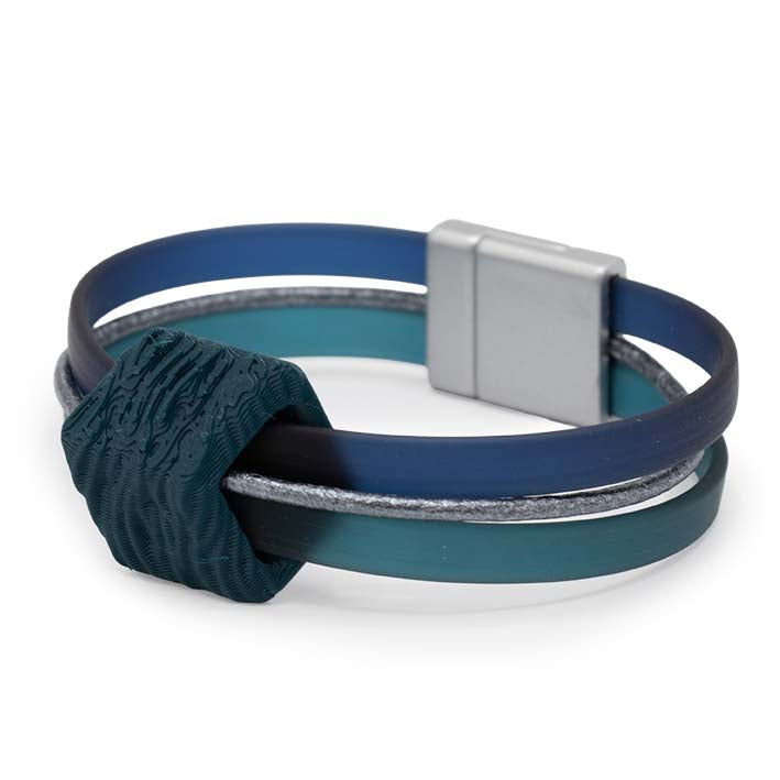 Zijaanzicht Cube armband Teal Tree Bark met magnetisch slot in zilverkleurig resin, Fates
