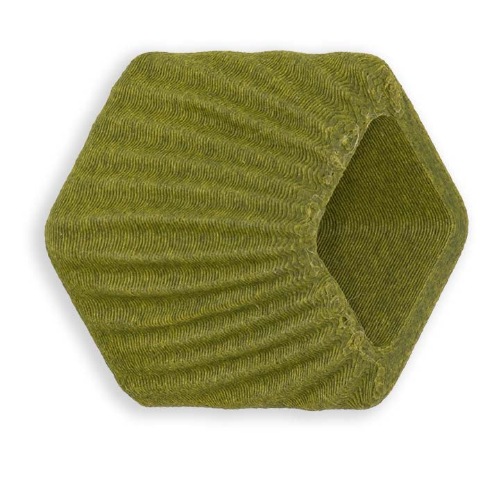 Cube hanger Green Stone Rays van Fates, mosgroen met gespikkeld stralenreliëf