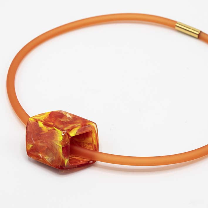 Ketting van RUBBER 1 lijns met Cube Fire