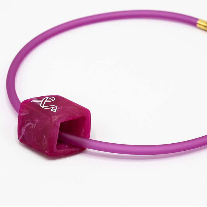 Ketting van RUBBER 1 lijns met Cube Pink Ribbon