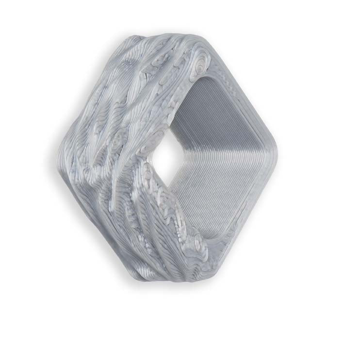 Cube Spacer Silver Tree Bark van Fates, zacht satijnzilver met schorsreliëf