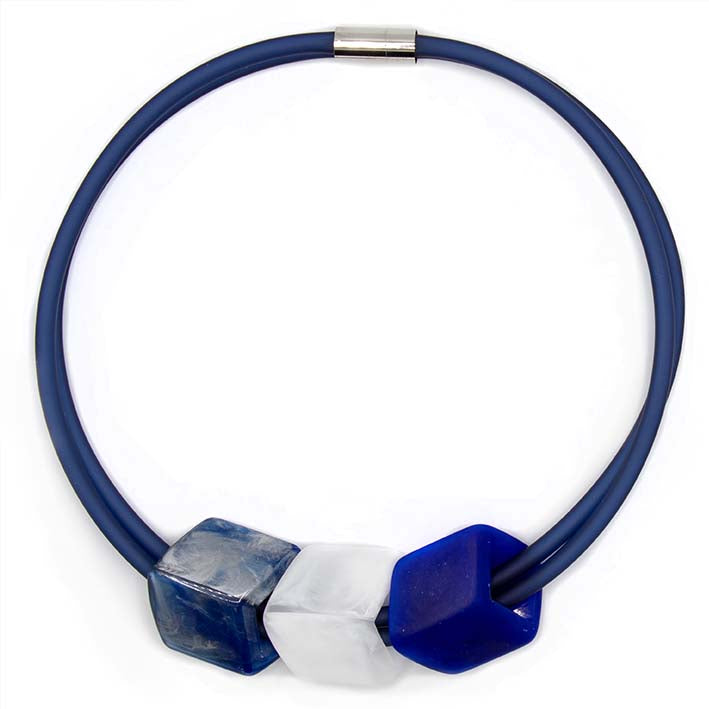 Exclusieve ketting van rubber met 3 Cubes, Delft Blue