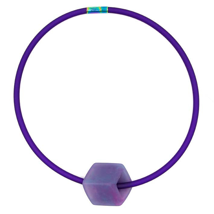 Ketting van RUBBER 1 lijns met Cube Blueberry  - FEESTCOLLECTIE -