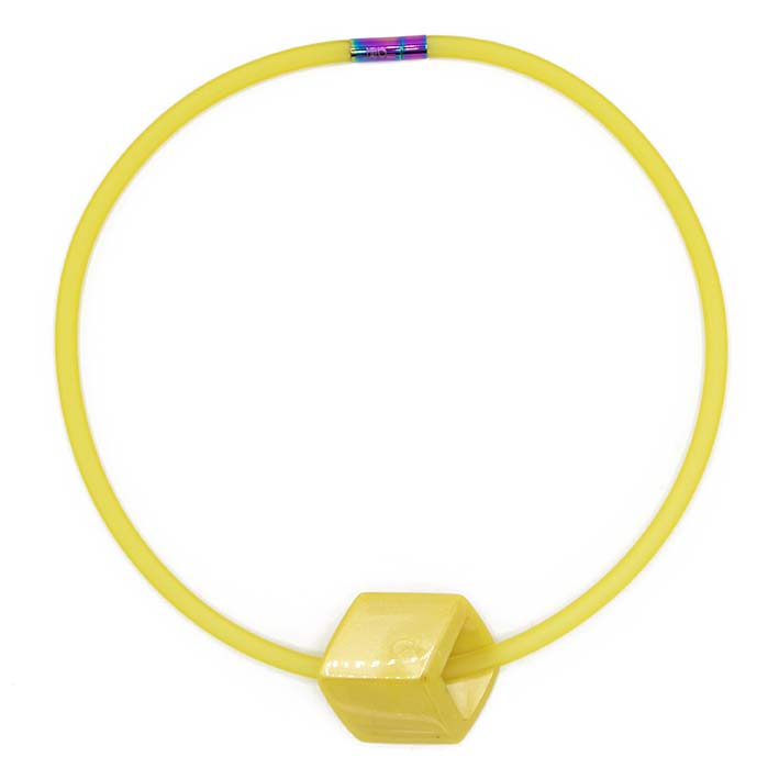 Ketting  van RUBBER 1  lijns met Cube Kanarie - FEESTCOLLECTIE -