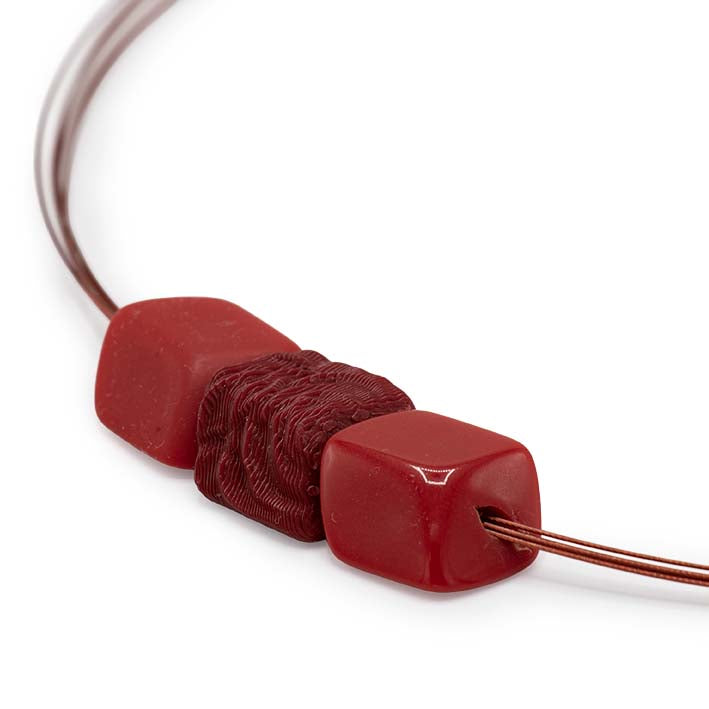 Detail van de 3D geprinte Red Rose mini Cube met roosstructuur, Fates