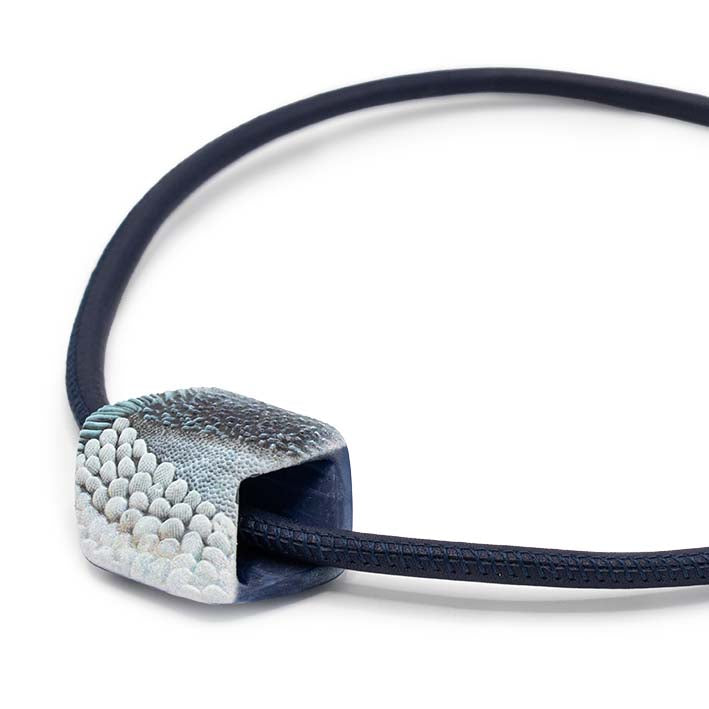 Cube ketting Blue Coral