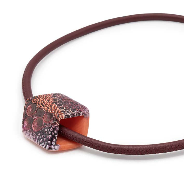 Cube ketting Red Coral