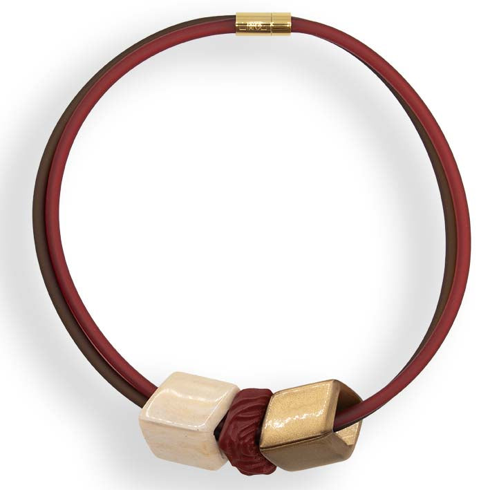 Cube ketting Liberty Bell in rood rubber met ivoor, goud en Red Rose spacer, Fates