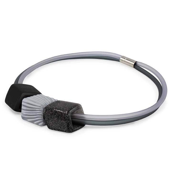 Zijaanzicht Cube ketting Argent Beam met grijze Cubes en zilveren Rays, Fates